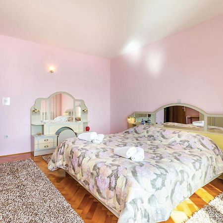 2 Bedroom Lovely Apartment In Lovran Luaran gambar