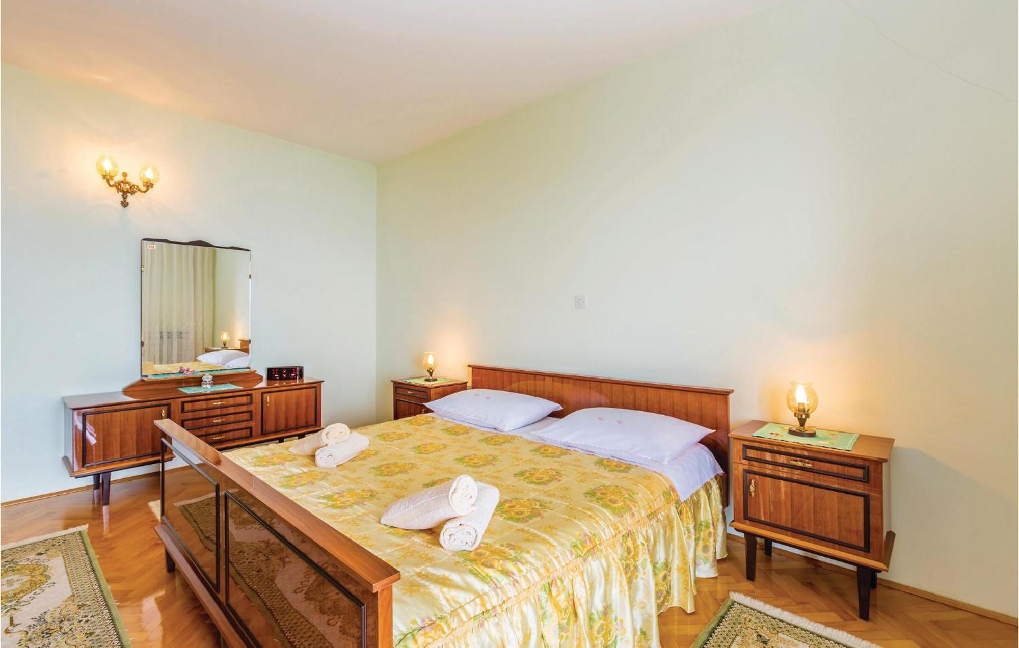 2 Bedroom Lovely Apartment In Lovran Luaran gambar