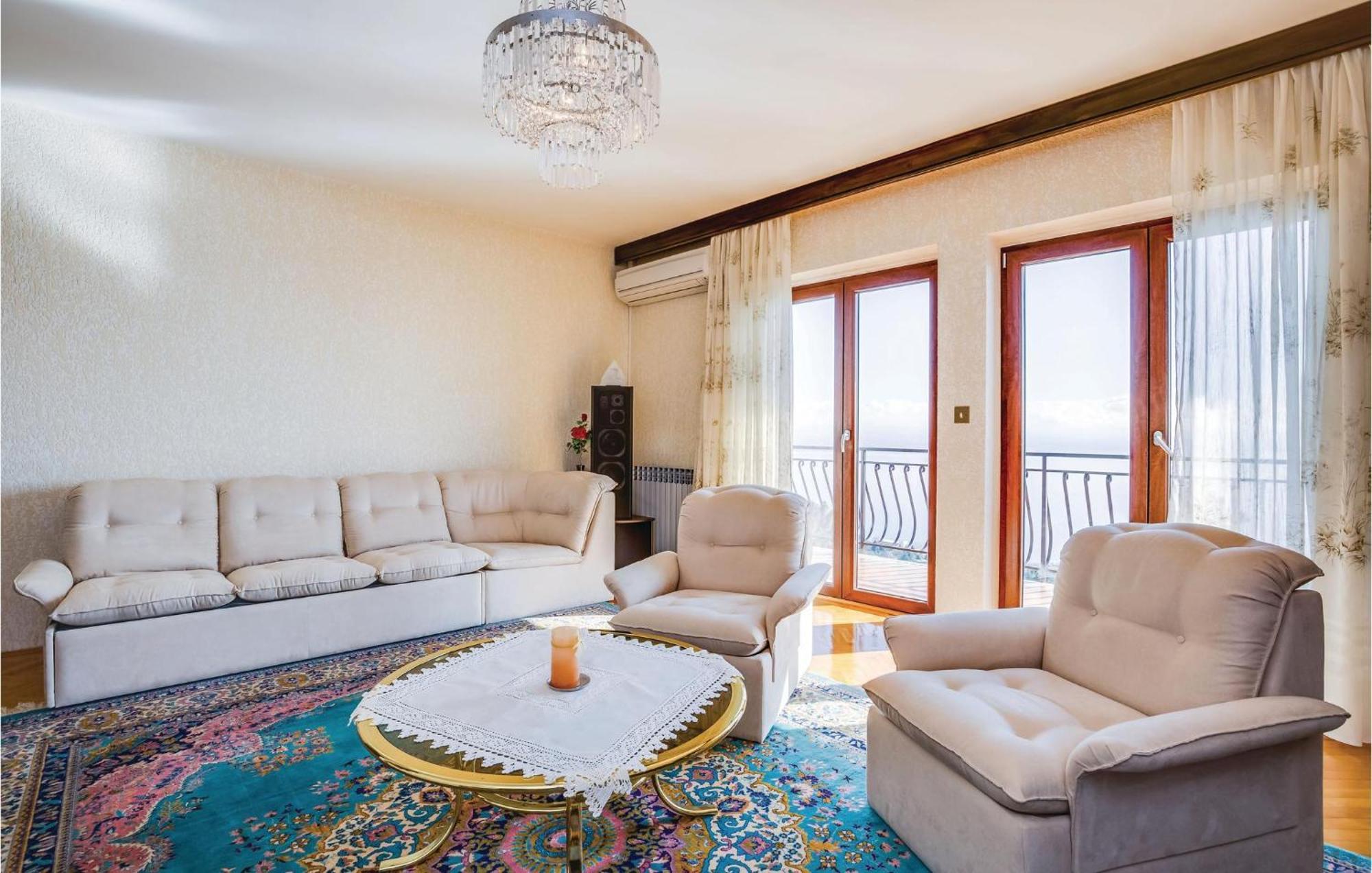 2 Bedroom Lovely Apartment In Lovran Luaran gambar