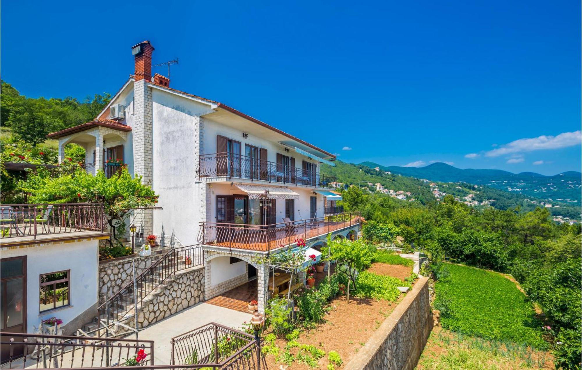 2 Bedroom Lovely Apartment In Lovran Luaran gambar