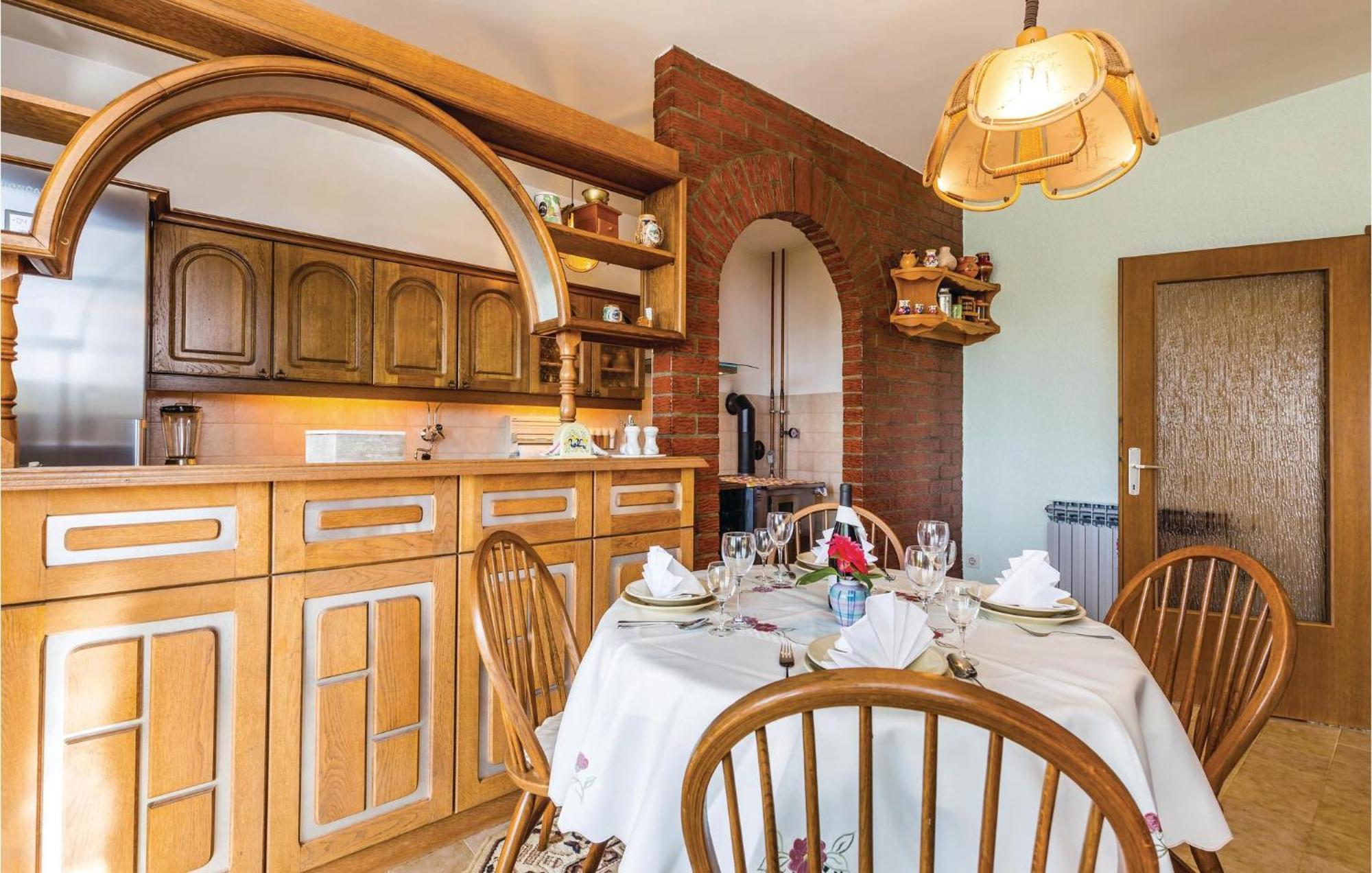 2 Bedroom Lovely Apartment In Lovran Luaran gambar