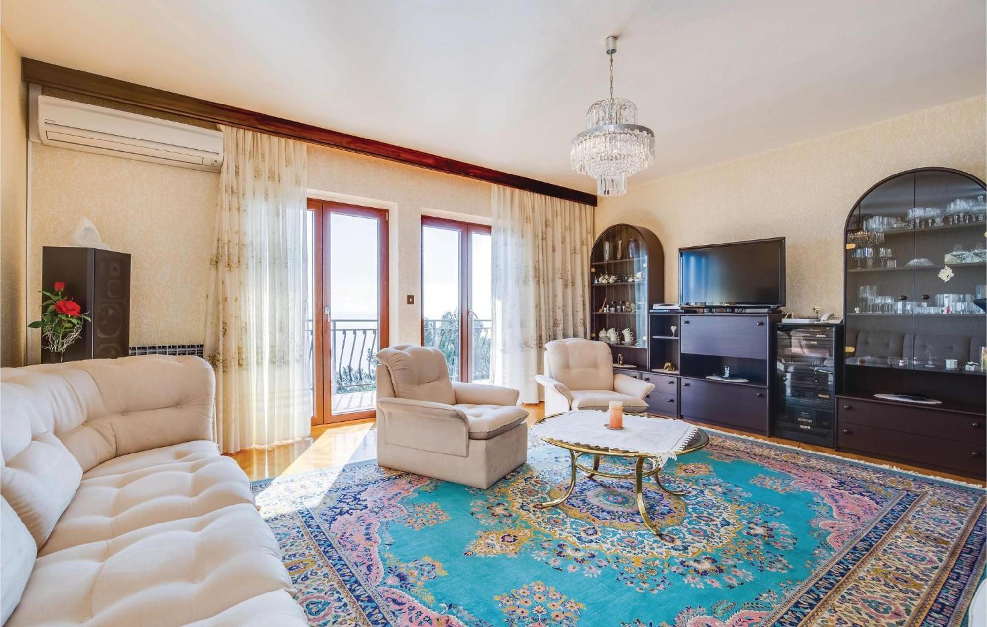 2 Bedroom Lovely Apartment In Lovran Luaran gambar