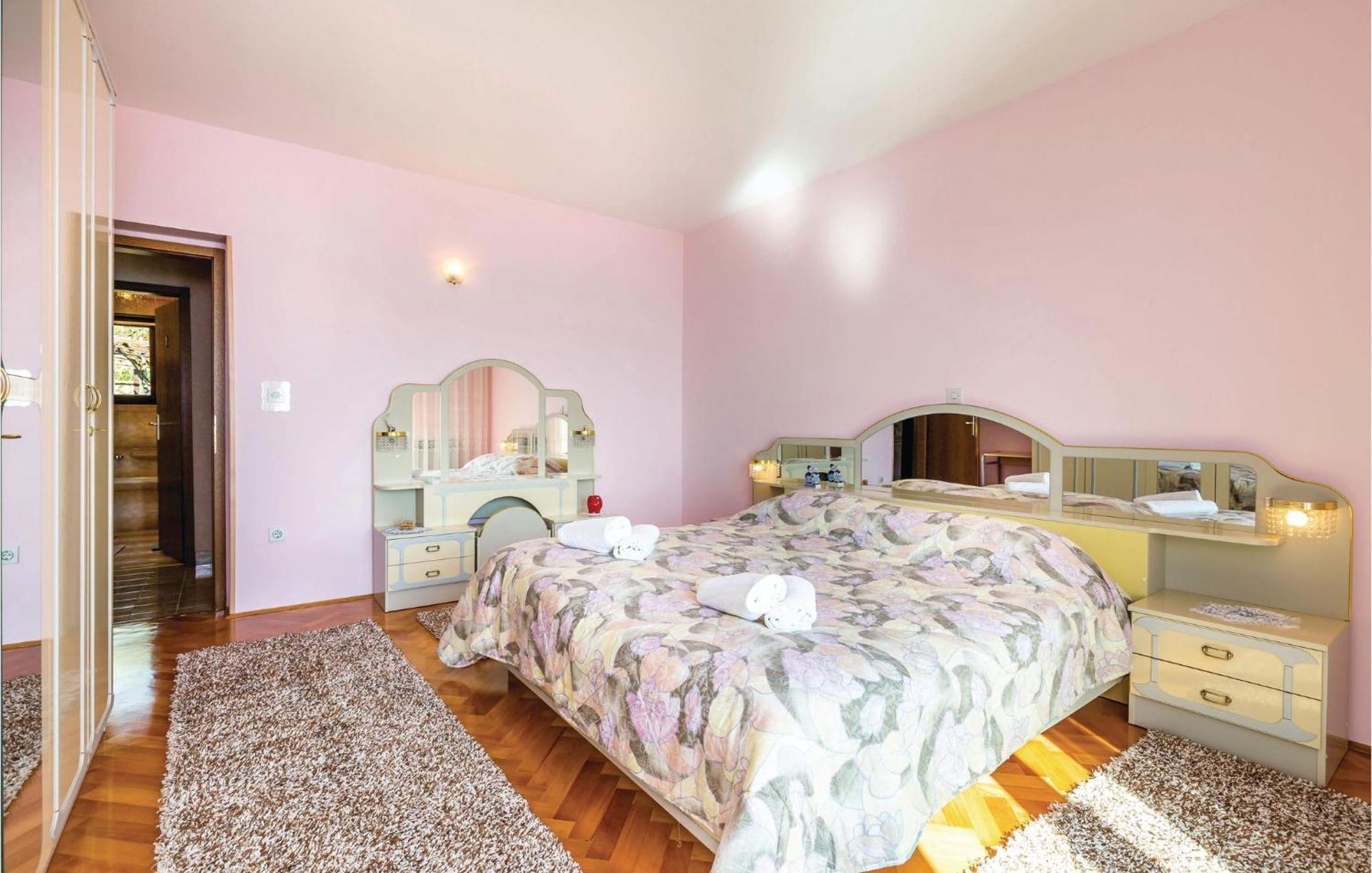 2 Bedroom Lovely Apartment In Lovran Luaran gambar